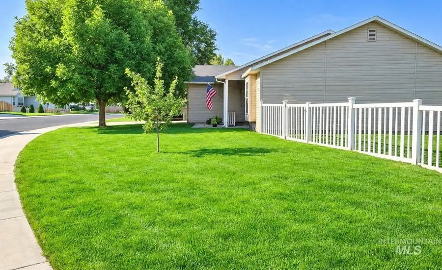 544 Knights Circle, Nampa, ID 83687 - #2