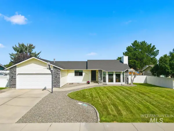 2020 E Kentucky Drive, Nampa, ID 83686