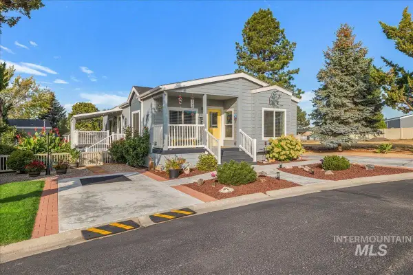 8225 Blue Ridge Ln, Boise, ID 83716