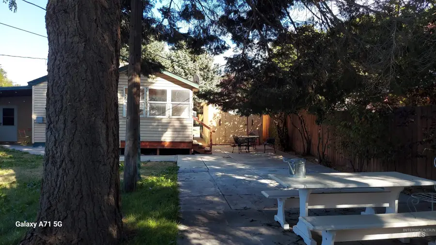 905 Utah St, Gooding, ID 83330 - #3