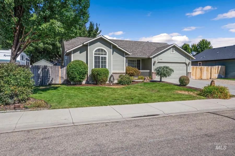 2910 W Foxtrotter Drive, Meridian, ID 83646 - #2