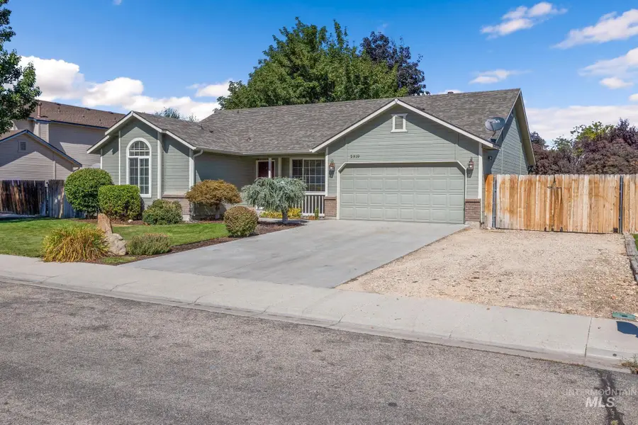 2910 W Foxtrotter Drive, Meridian, ID 83646 - #3