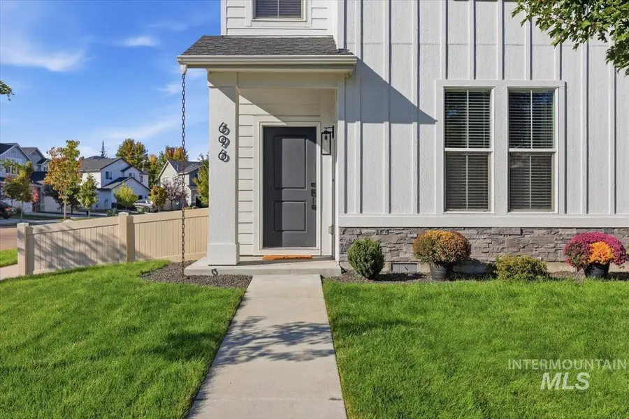 696 E Springloyd St, Meridian, ID 83642 - #3