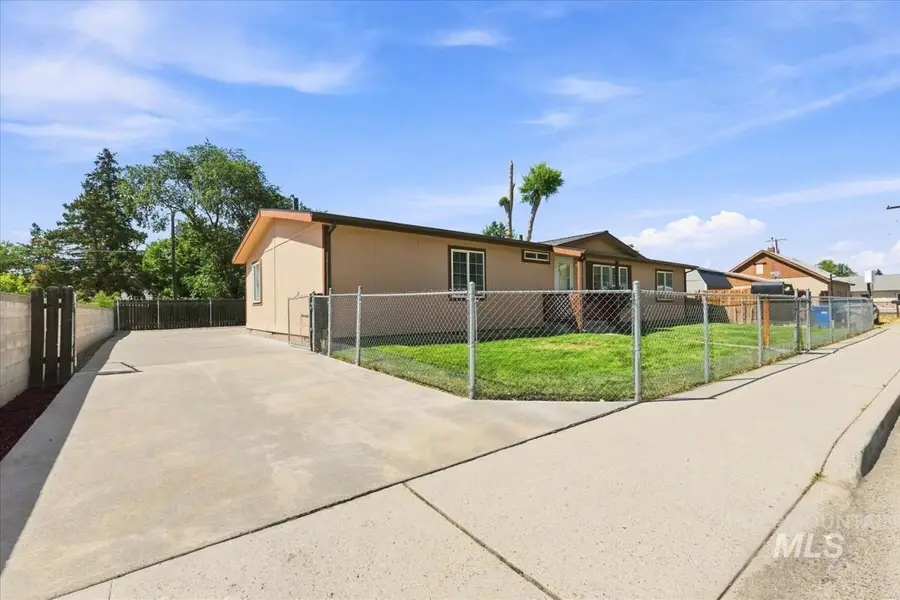 175 N 12th E, Mountain Home, ID 83647 - #3