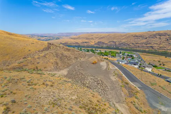 56 Riverpointe Dr, Asotin, WA 99402