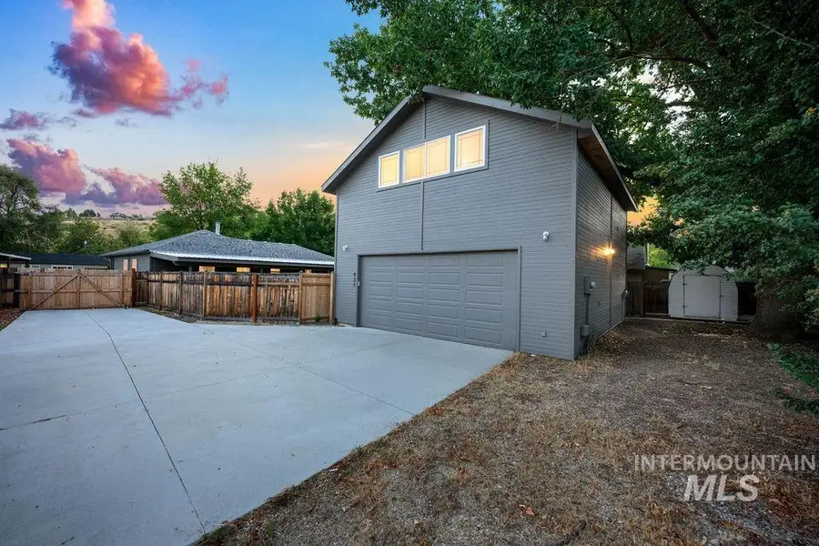 425 N Riverview Dr, Boise, ID 83712 - #3