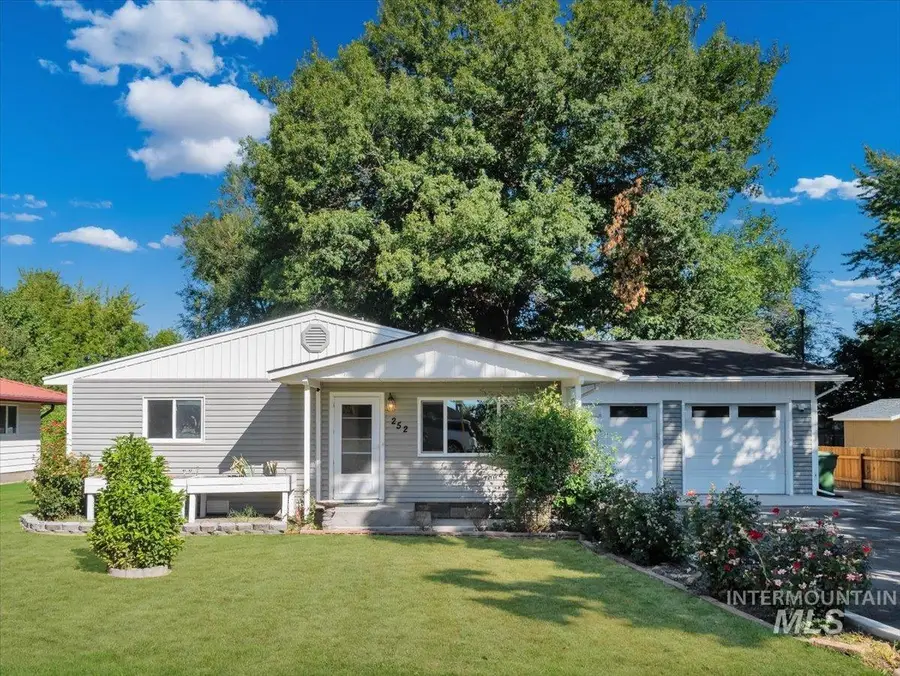 252 South East Boulevard, New Plymouth, ID 83655 - #2