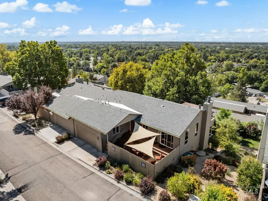 4991 N Bitterbrush Dr, Boise, ID 83703 - #2