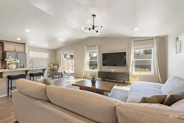 1339 W Santiago, Meridian, ID 83646
