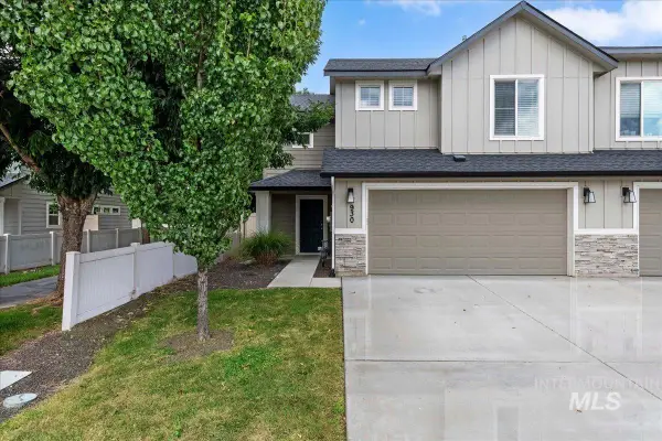 930 W Woodpine St, Meridian, ID 83646