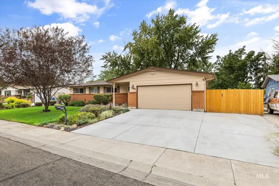 3335 N Manchester St, Boise, ID 83704 - #2