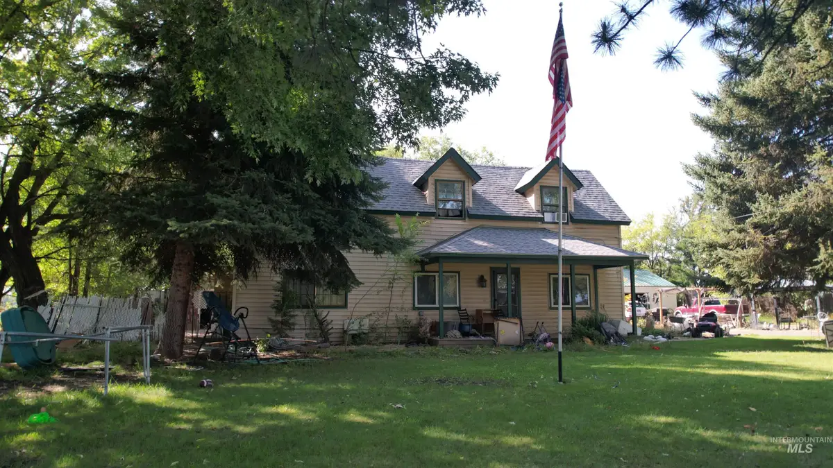 2015 Mill Rd, Emmett, ID 83617 - #1