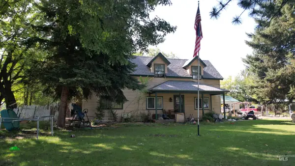 2015 Mill Rd, Emmett, ID 83617