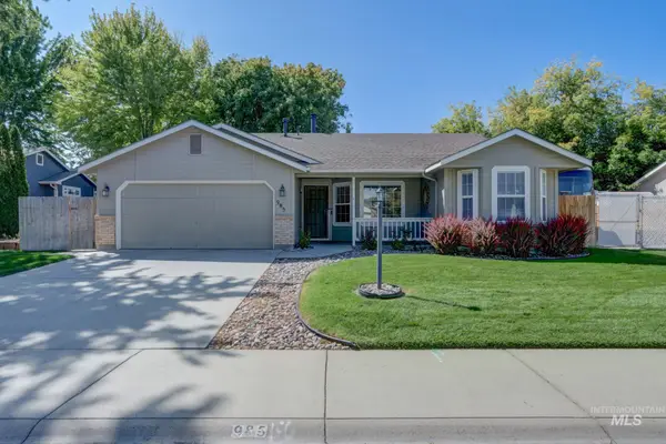 985 W Greenhead St, Meridian, ID 83642