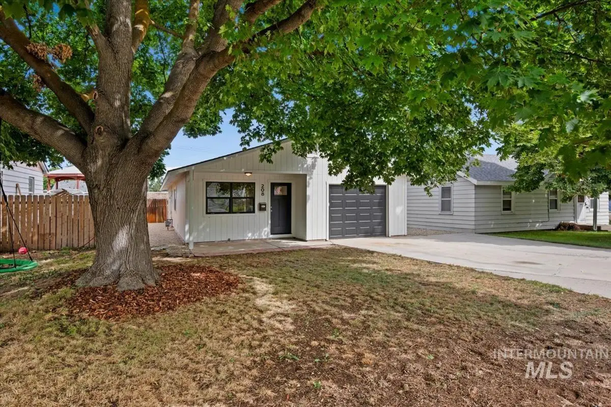 208 Young Ave., Nampa, ID 83651 - #1