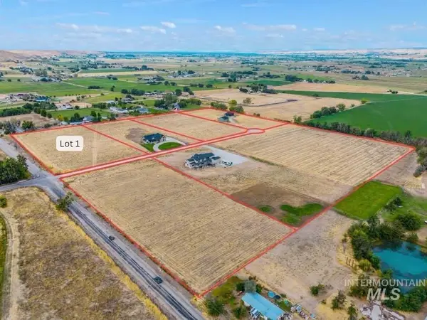 6699 Sophie Lane, Emmett, ID 83617