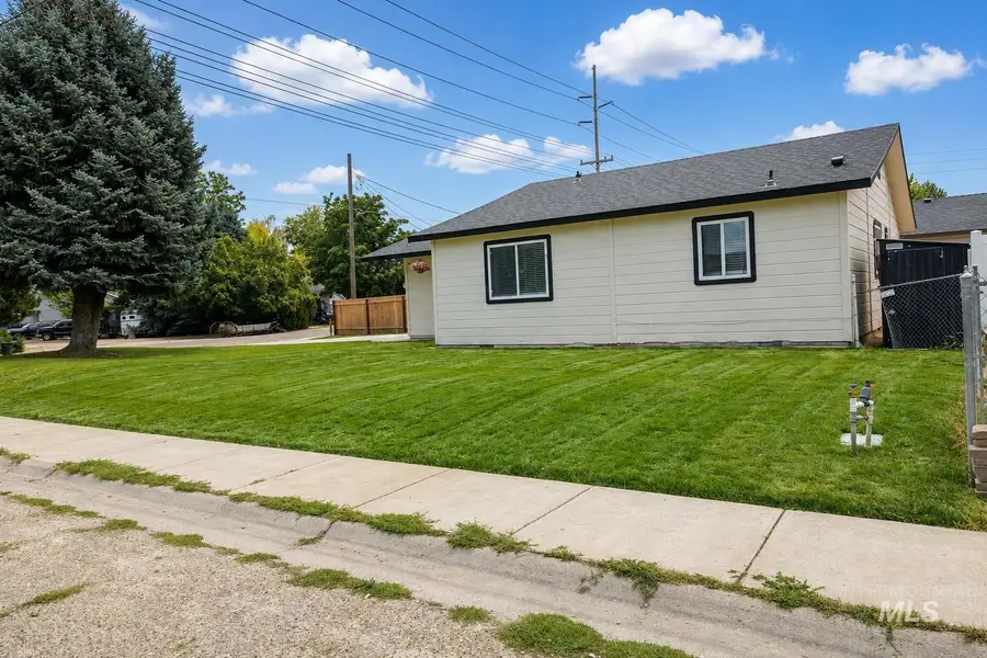 1303 S Elder St, Nampa, ID 83686 - #3