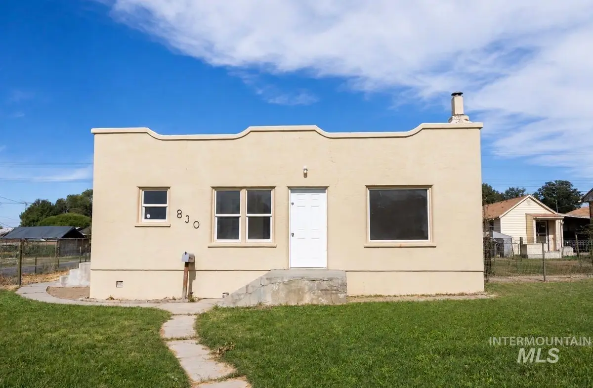 830 Broadway Ave N, Buhl, ID 83316 - #1