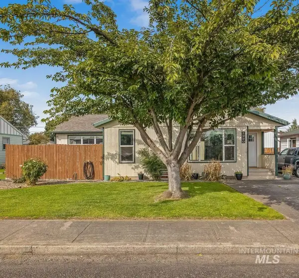 1220 4th St, Clarkston, WA 99403