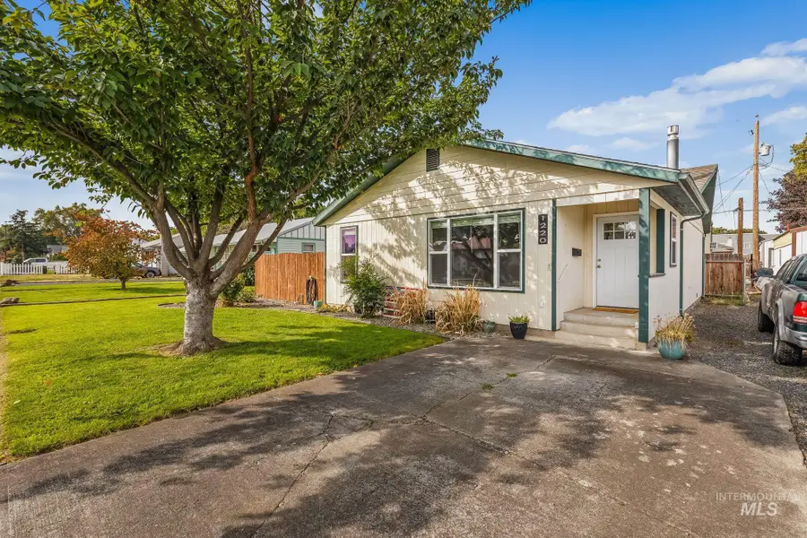 1220 4th St, Clarkston, WA 99403 - #2