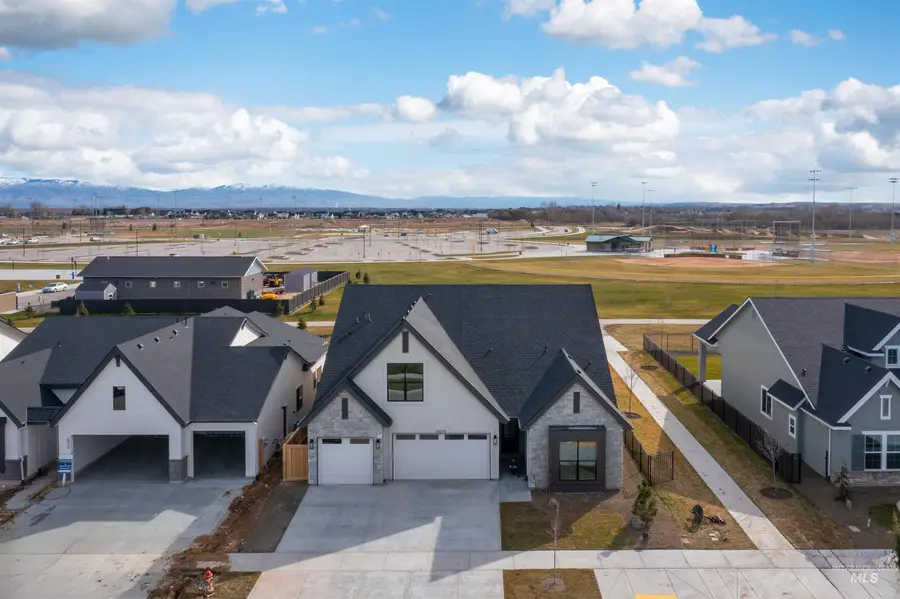 5876 S Pinpoint Way, Meridian, ID 83642 - #2