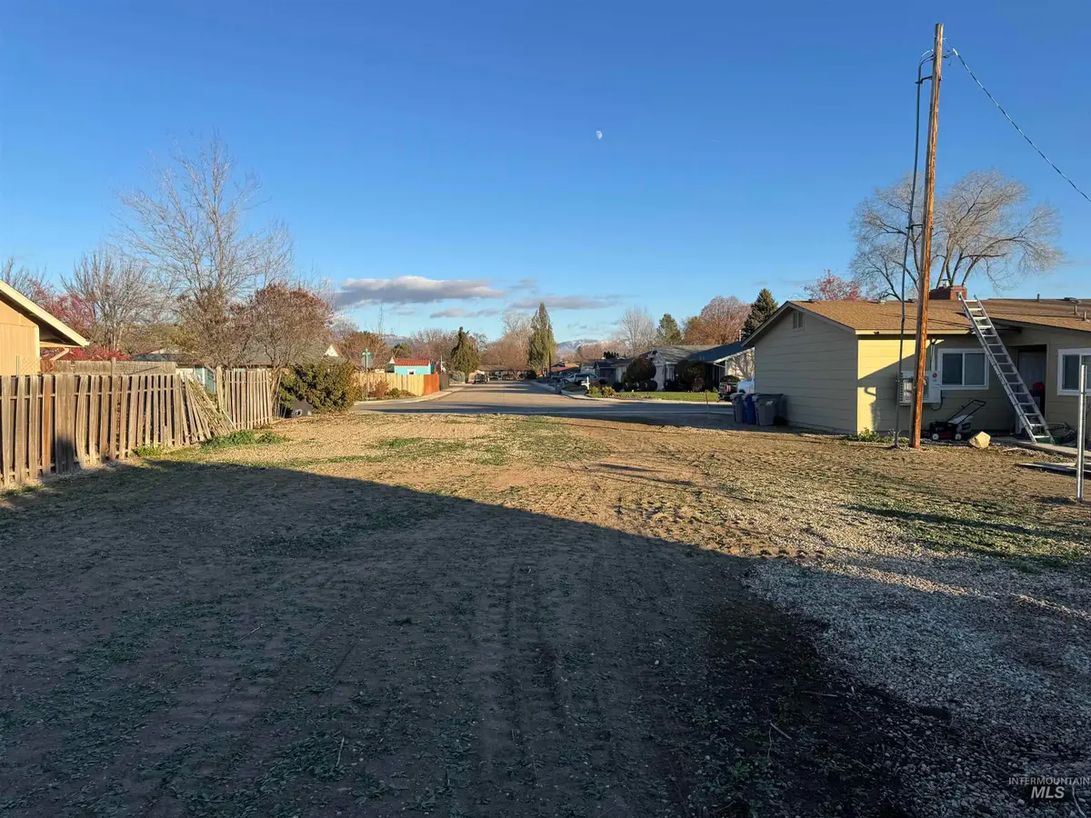 3435 N Jullion St, Boise, ID 83704 - #1