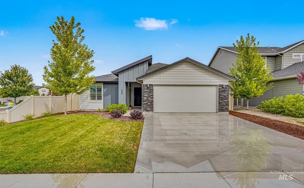 238 S Riggs Spring Ave, Meridian, ID 83642 - #1