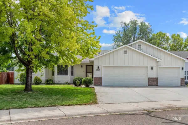 4925 W Tournament Dr, Meridian, ID 83646