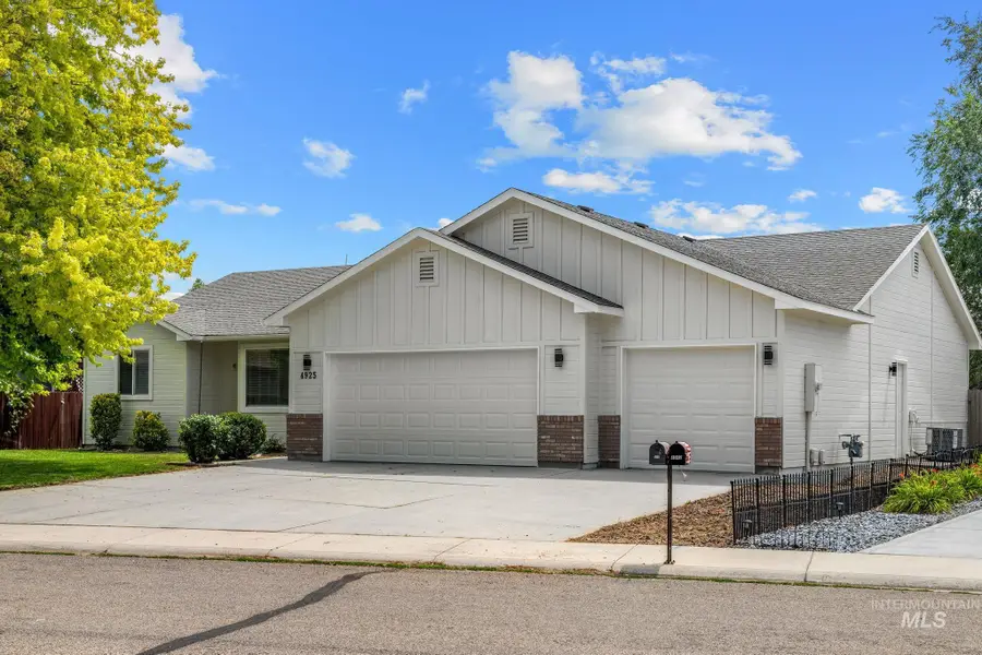 4925 W Tournament Dr, Meridian, ID 83646 - #2