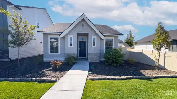 4998 W Thornapple Dr, Meridian, ID 83646