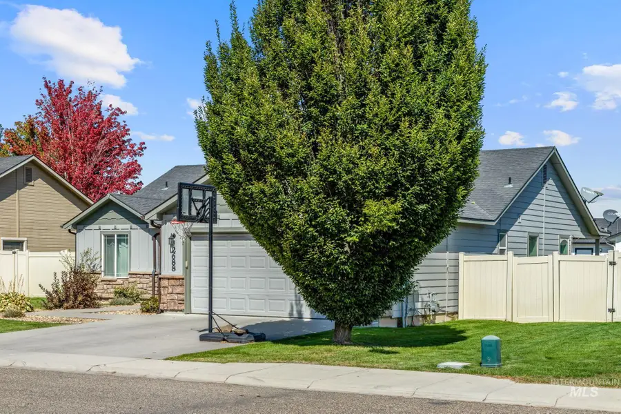 2688 Bayberry Dr., Fruitland, ID 83619 - #3