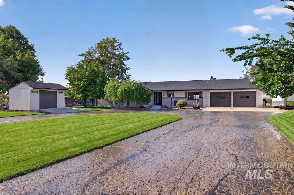 4230 E Chinden Blvd, Eagle, ID 83616 - #1