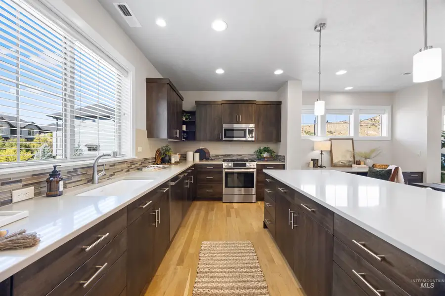 3270 E Thoroughbred Ln, Boise, ID 83716 - #3