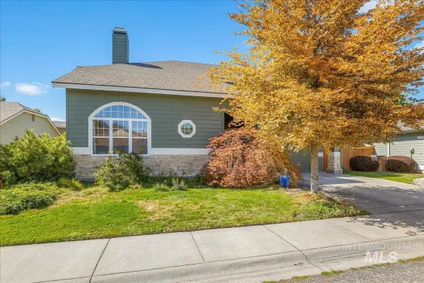 366 E Brookhollow Dr, Boise, ID 83716