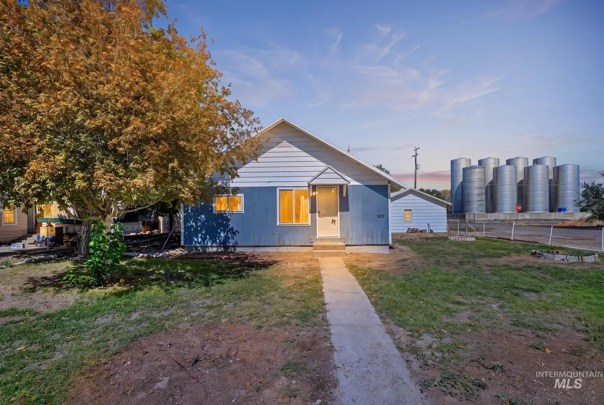 202 W Midway St, Filer, ID 83328 - #1