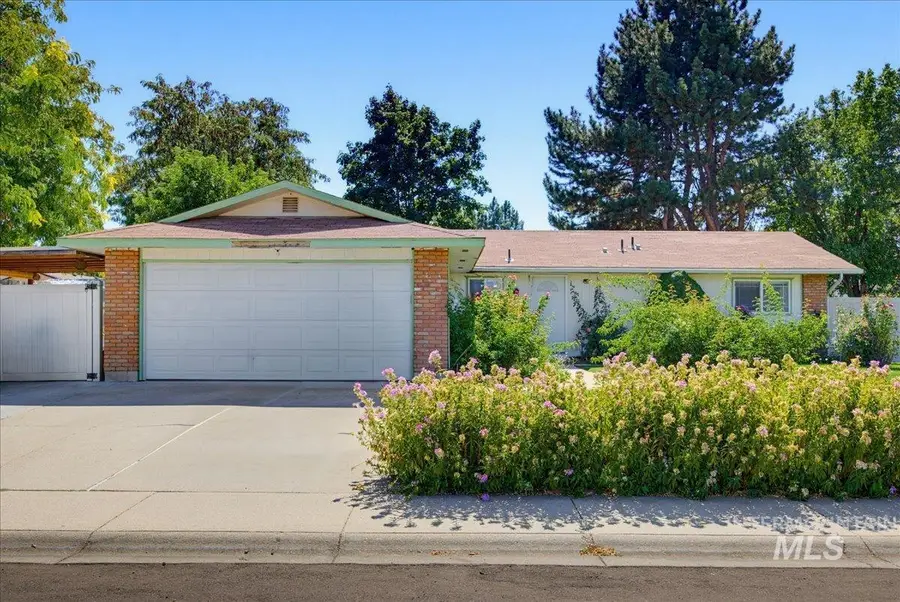 2415 E Colorado Ave, Nampa, ID 83686 - #2