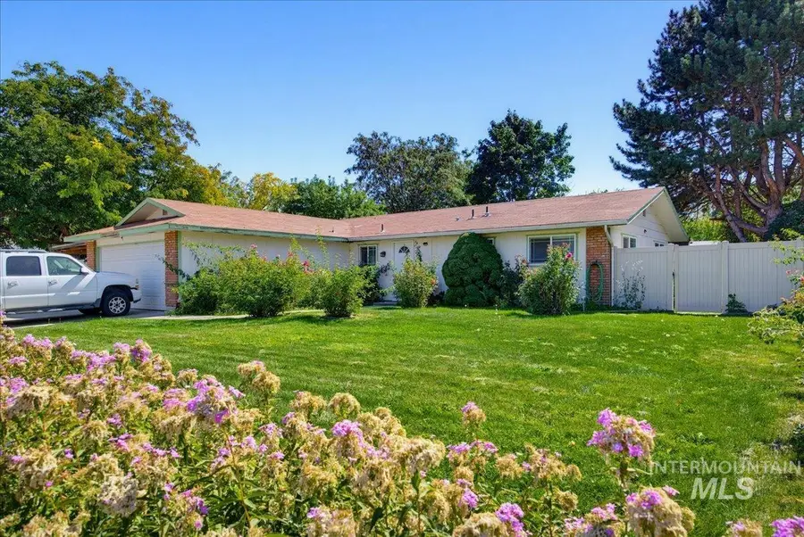 2415 E Colorado Ave, Nampa, ID 83686 - #3