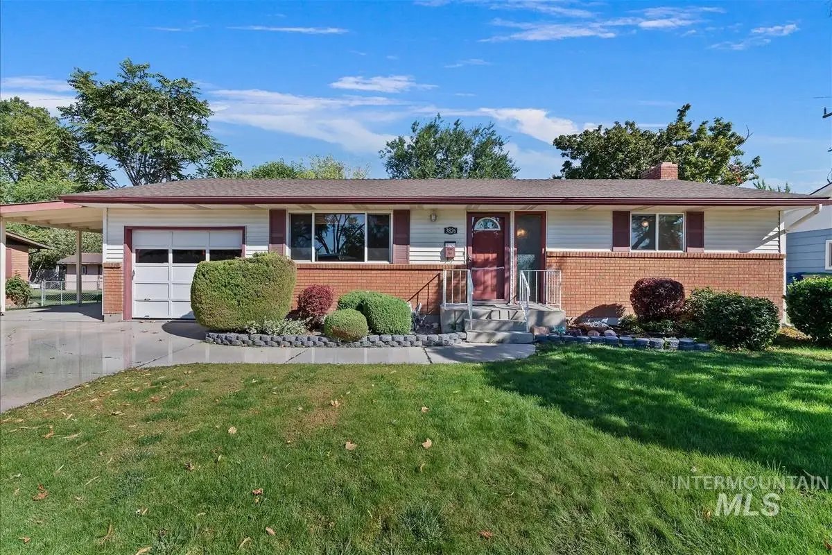 3826 W Pasadena Dr, Boise, ID 83705 - #1