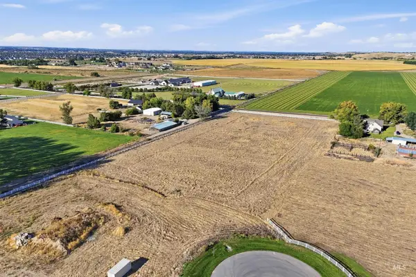 4201 N Meredith Ln, Eagle, ID 83616
