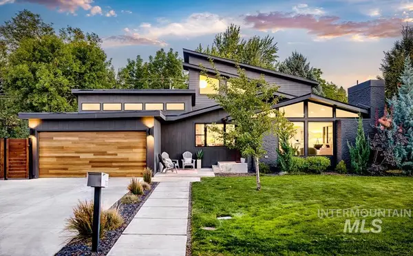 3132 N Crane Creek Rd, Boise, ID 83702