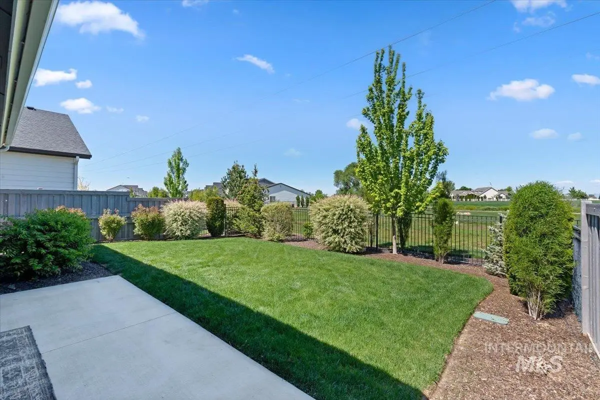 10128 Irongate Dr, Nampa, ID 83687 - #1