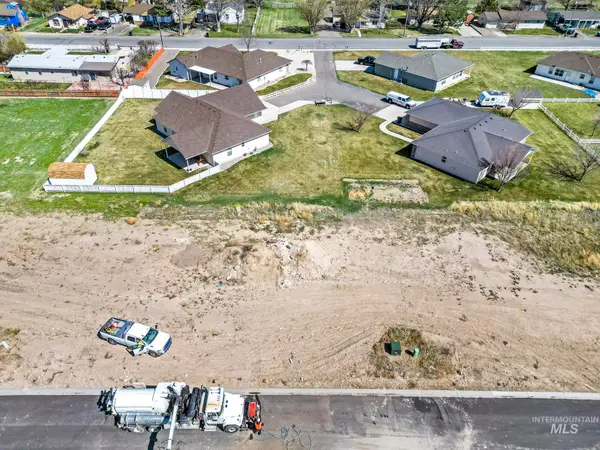 937 Applewood Dr, Buhl, ID 83316