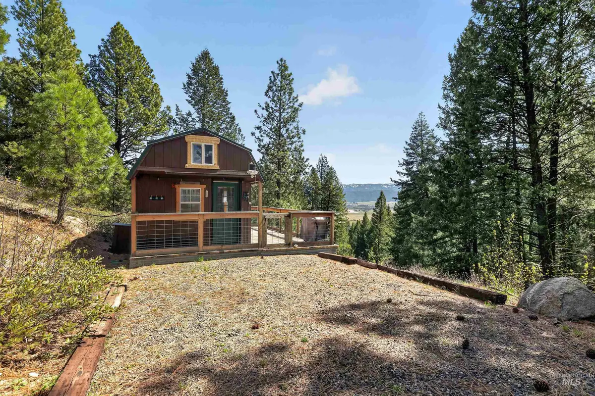 506 Hilltop Rd, Cascade, ID 83611 - #1