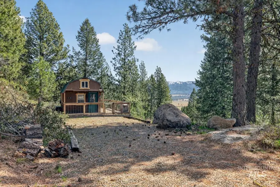 506 Hilltop Rd, Cascade, ID 83611 - #2