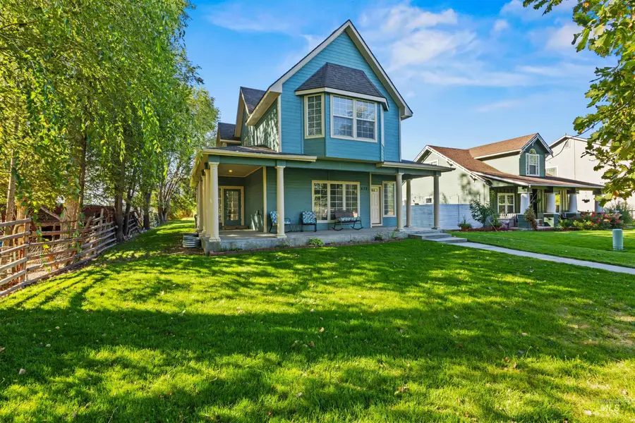 675 E Pine Ave, Meridian, ID 83642 - #3