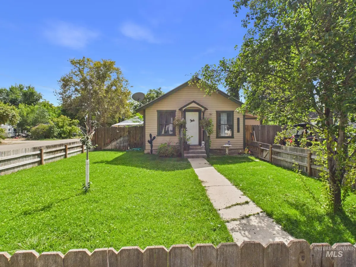 831 E 1st St & 207 S Declark, Emmett, ID 83617 - #1