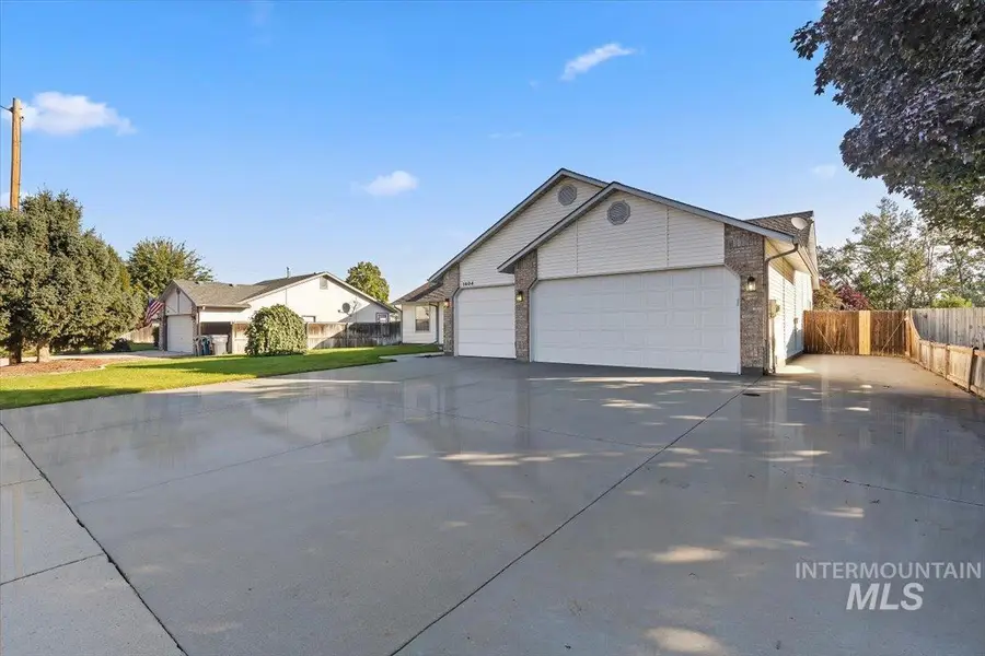 1404 Burnett Dr, Nampa, ID 83651 - #3