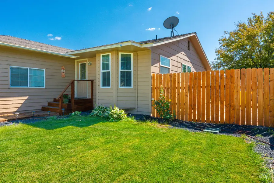 1638 SW 1st Place, Ontario, OR 97914 - #2