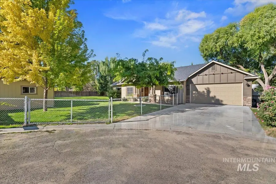 908 Walnut St, Caldwell, ID 83605 - #3