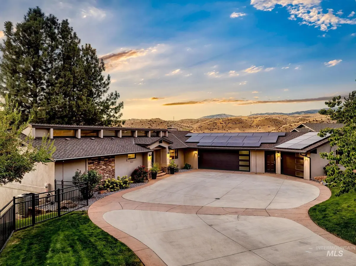 812 E Hearthstone Dr, Boise, ID 83702 - #1